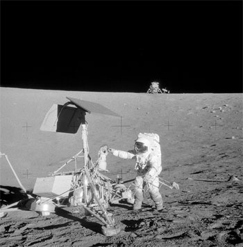 Apollo 12, Pete Conrad, Surveyor 3, tunglferðir