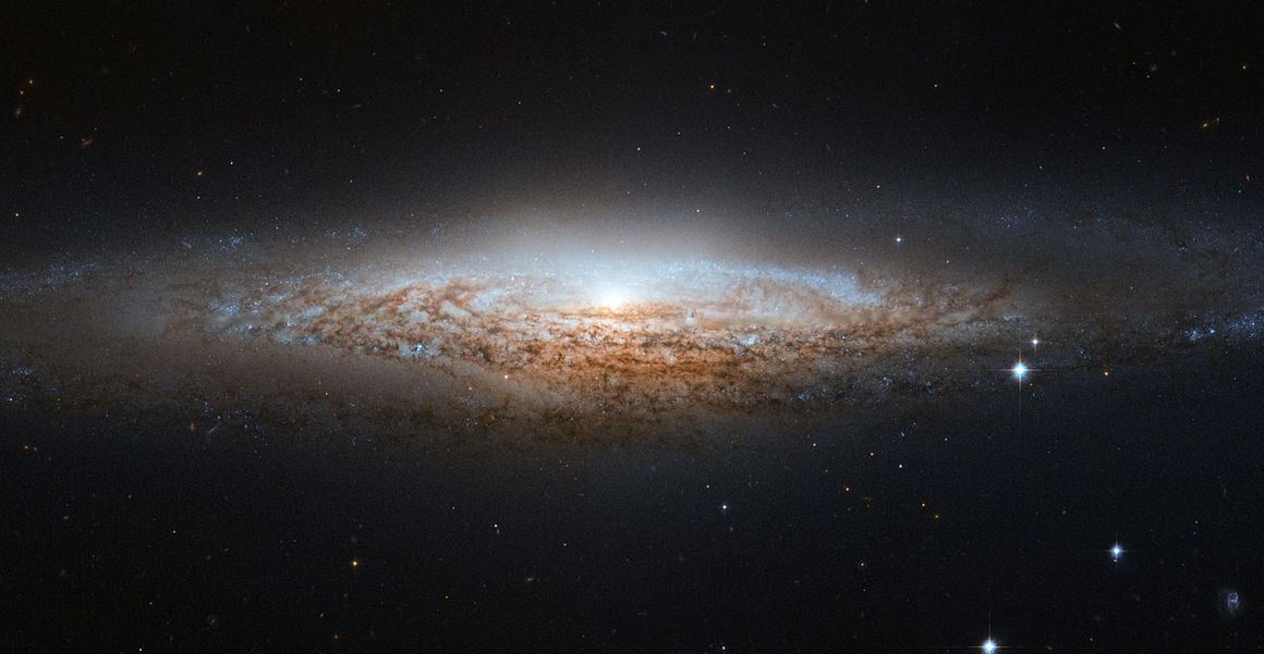 NGC 2683, Furðuhluturinn, Þyrilvetrarbraut, Gaupan