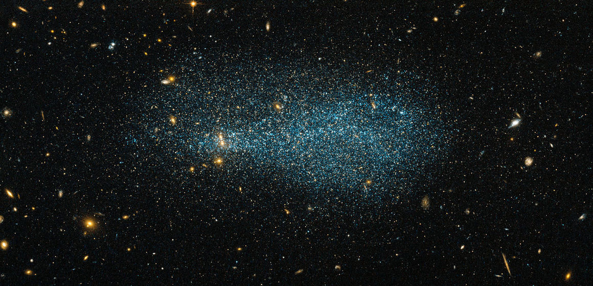 Dvergvetrarbrautin ESO 540-31 í stjörnumerkinu Hvalnum