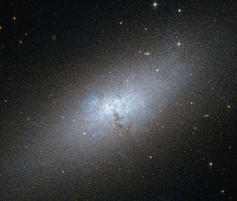 NGC 5253, dvergvetrarbraut, óregluleg vetrarbraut, mannfákurinn