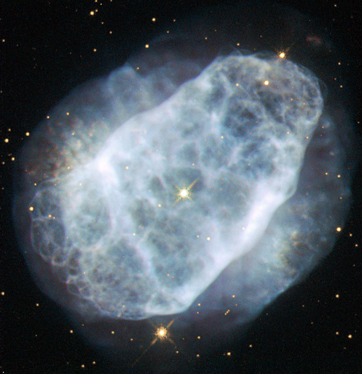 Hringþokan NGC 6153 í stjörnumerkinu Sporðdrekanum