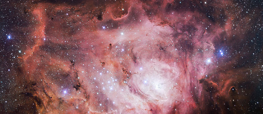 Mynd VST sjónauka ESO af Lónþokunni Messier 8. Mynd: ESO/VPHAS+ team