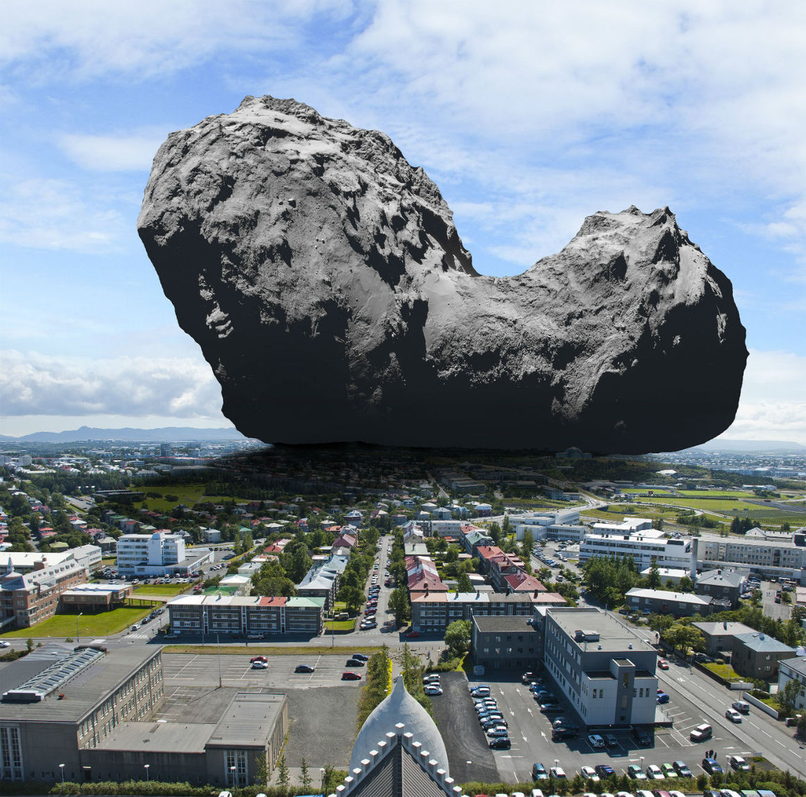 Hve stór er 67P/Churyumov-Gerasimenko í samanburði við Perluna? Mynd: Hermann Hafsteinsson/ESA