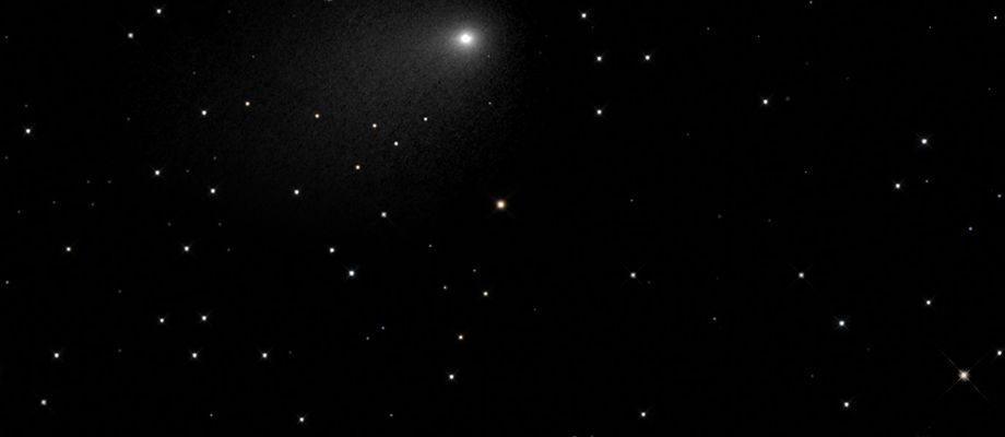 Halastjarnan Siding Spring og Mars á mynd Hubble geimsjónaukans