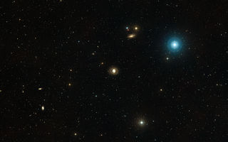 LRLL 54361, IC 348, frumstjarna, myndun stjarna, ljósbergmál, ljósblossi