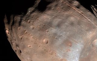 Marstunglið Fóbos. Mynd: NASA/JPL-Caltech/University of Arizona