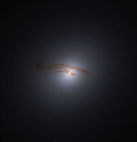 Messier 84, linsulaga vetrarbraut, Meyjan