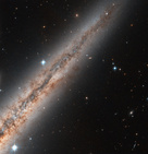 NGC 891, Þyrilvetrarbraut, á rönd