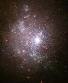 NGC 1705, linsulaga vetrarbraut