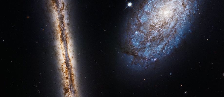 NGC 4302 og NGC 4298 í Bereníkuhaddi