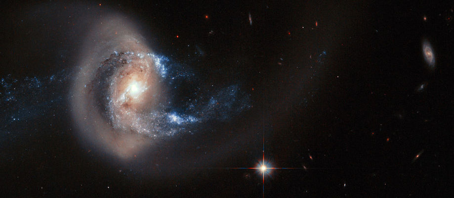 Þyrilvetrarbrautin NGC 7714 í stjörnumerkinu Fiskunum