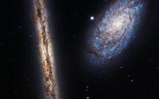 NGC 4302 og NGC 4298 í Bereníkuhaddi