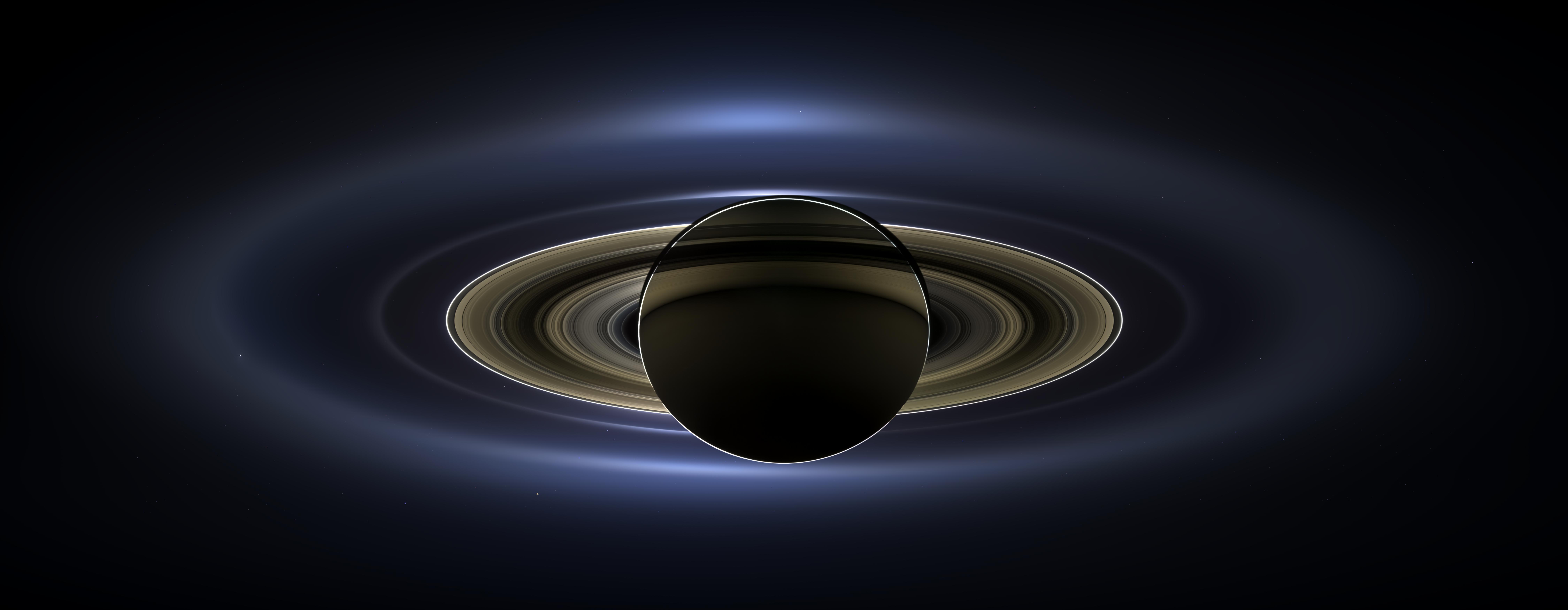 Saturnus-hringar-baklystir-PIA17172