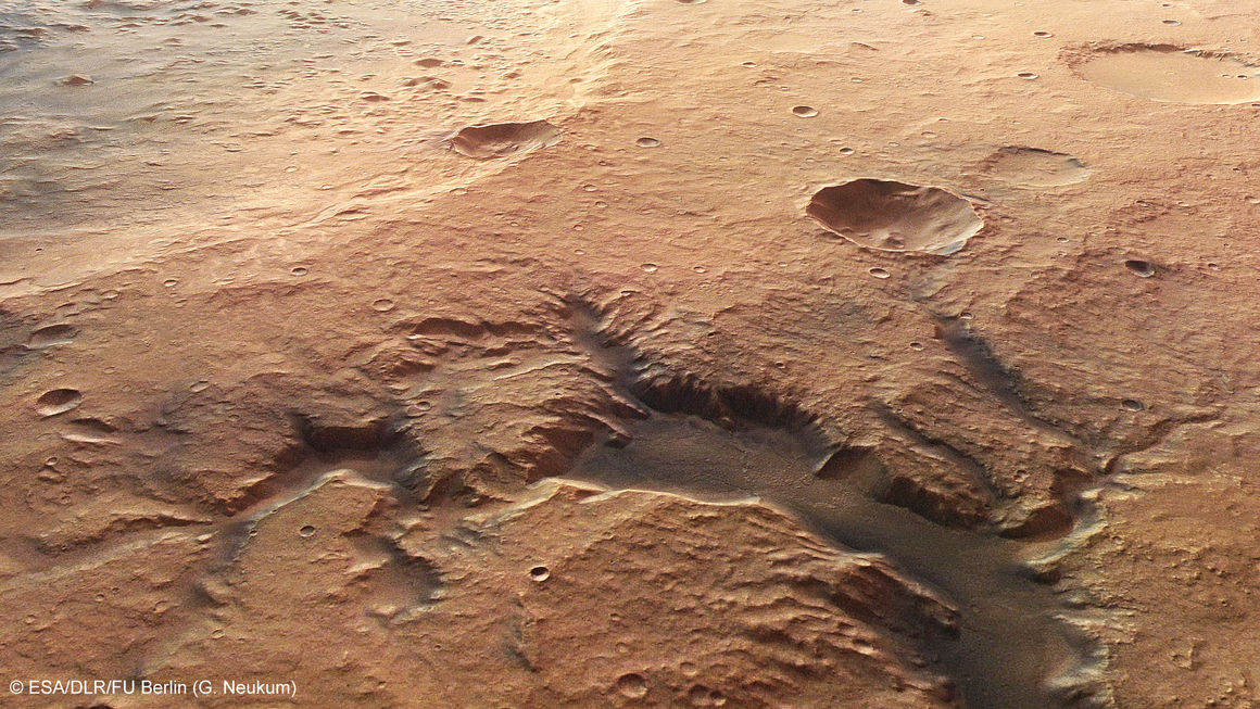 Amenthes Planum, Hesperia Planum, Mars, Mars Express.